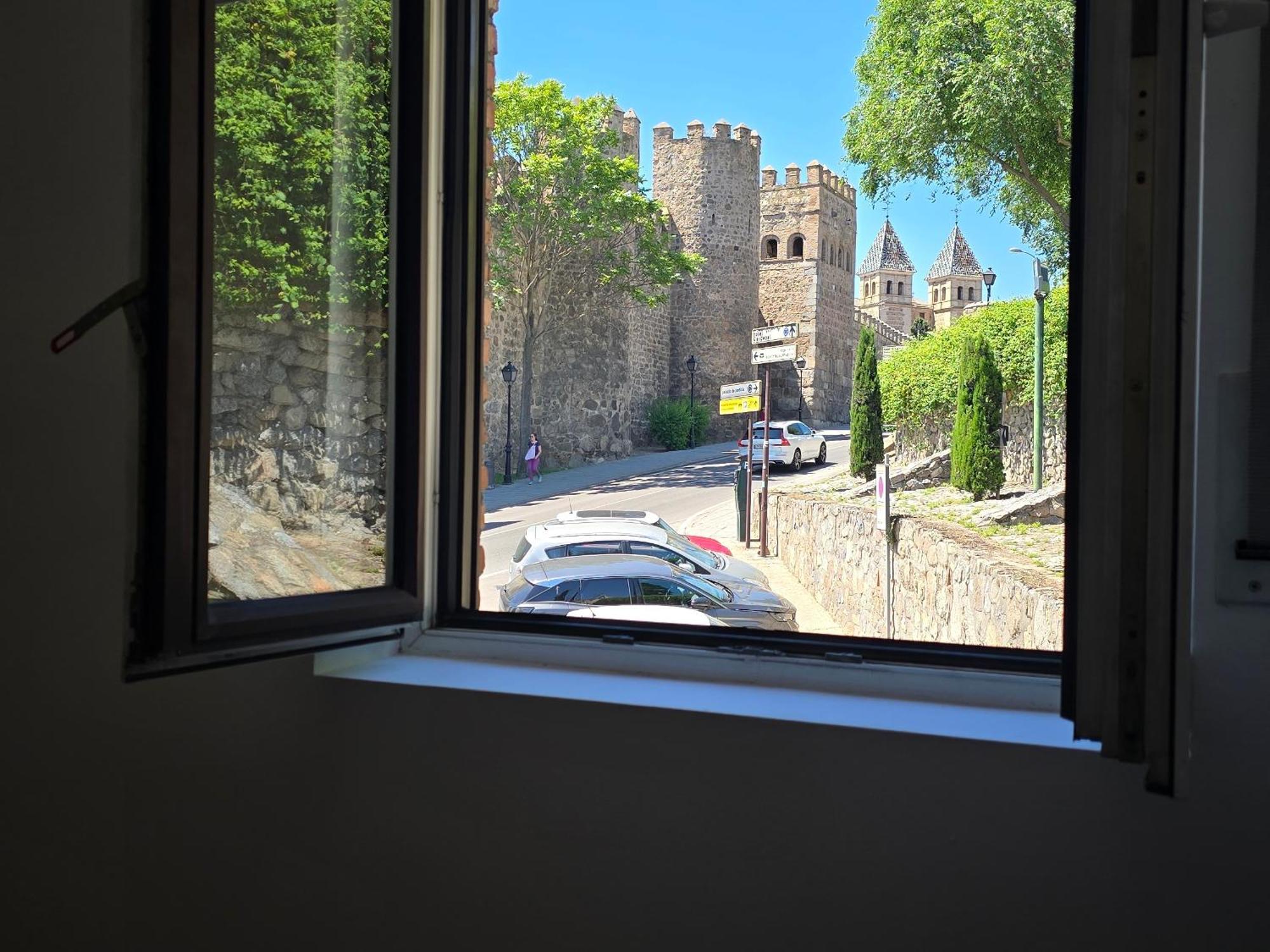 Apartamentos,Puerta De Bisagra-Parking Gratis Toledo Exterior photo